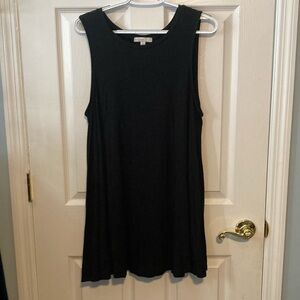 Women’s Large tshirt black dress. Comfy. No damages.